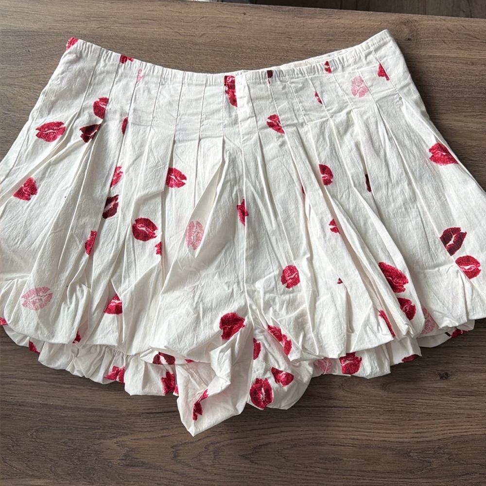 NWT (Anthro) Maeve Printed Bubble Shorts in Sz Medium - Picture 4 of 12